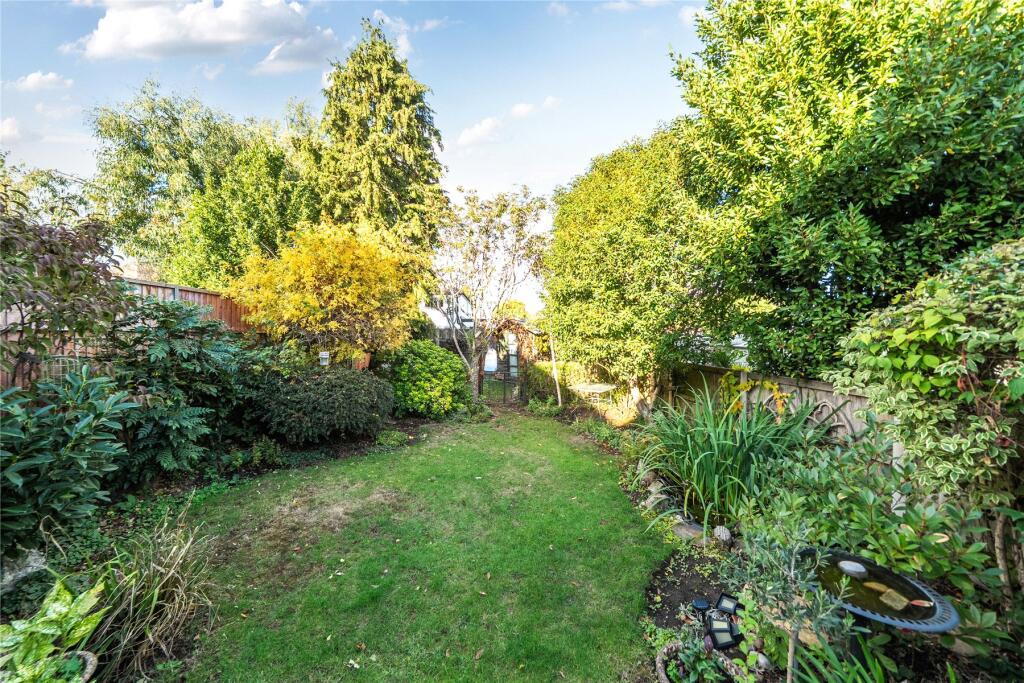 House in Bromley - More