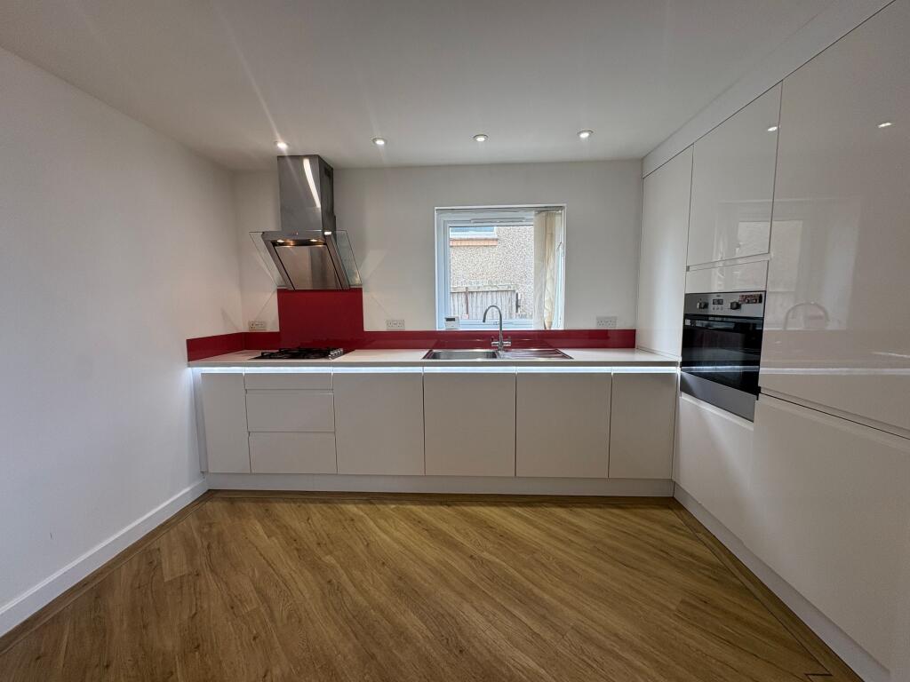 House in Northampton, West Northamptonshire - More