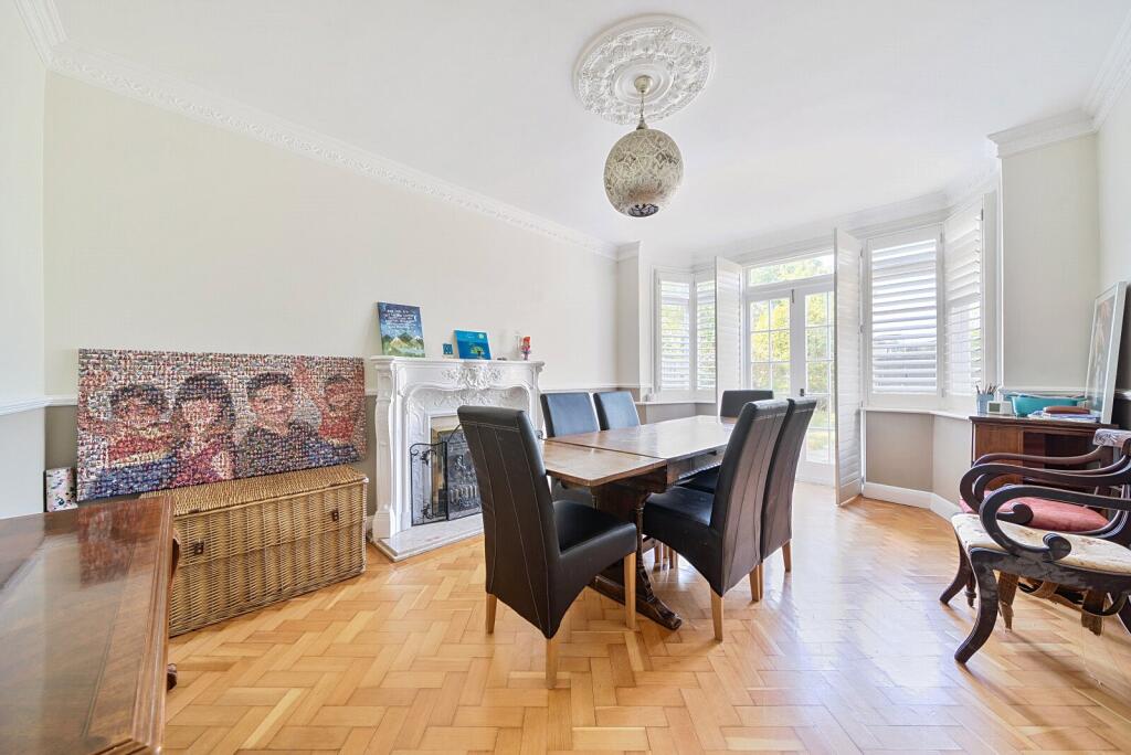 3 bed detached - Medina Avenue, Esher, KT10 image 6