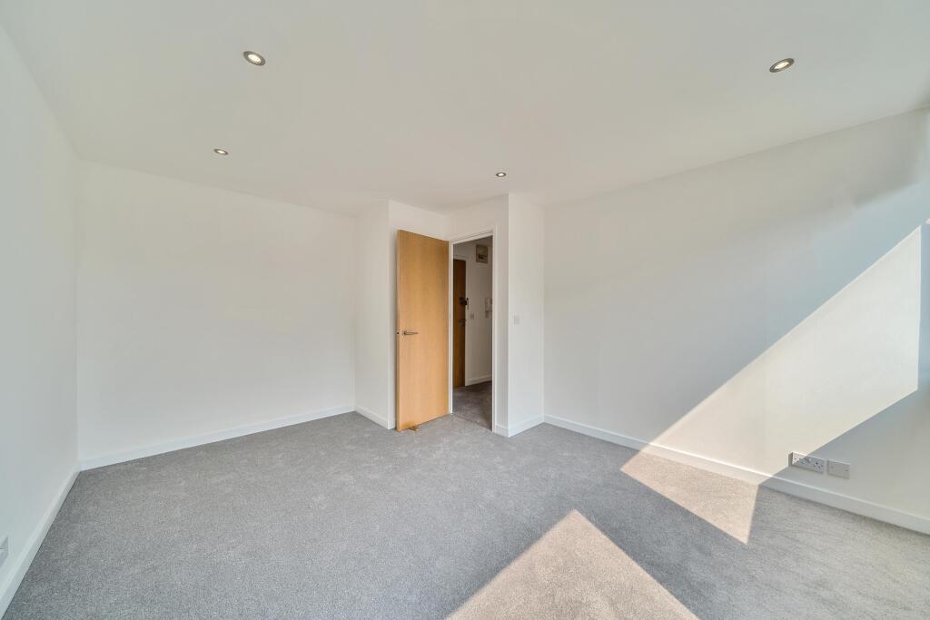 Apartment in London - More