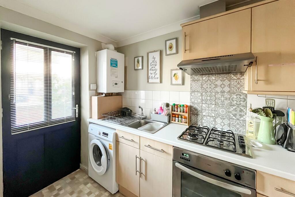 Apartment in Worthing, West Sussex - View 2