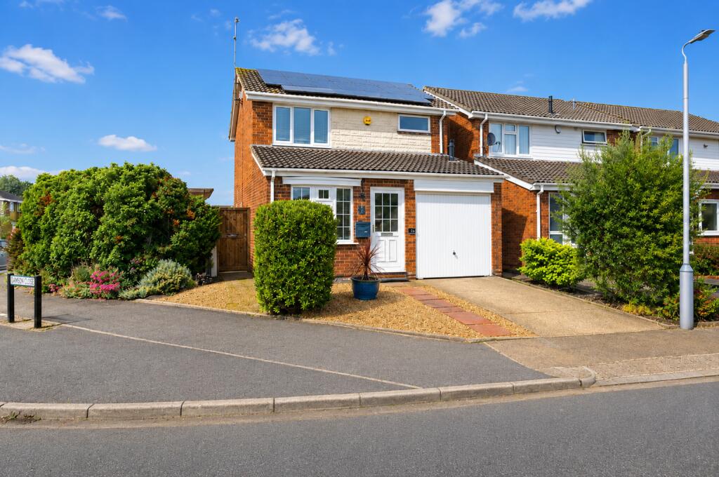 Main image of property: Aidans Close, Dunstable, Bedfordshire, LU6