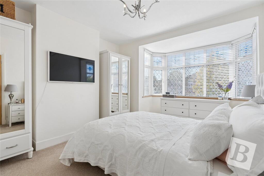 House in Romford - More
