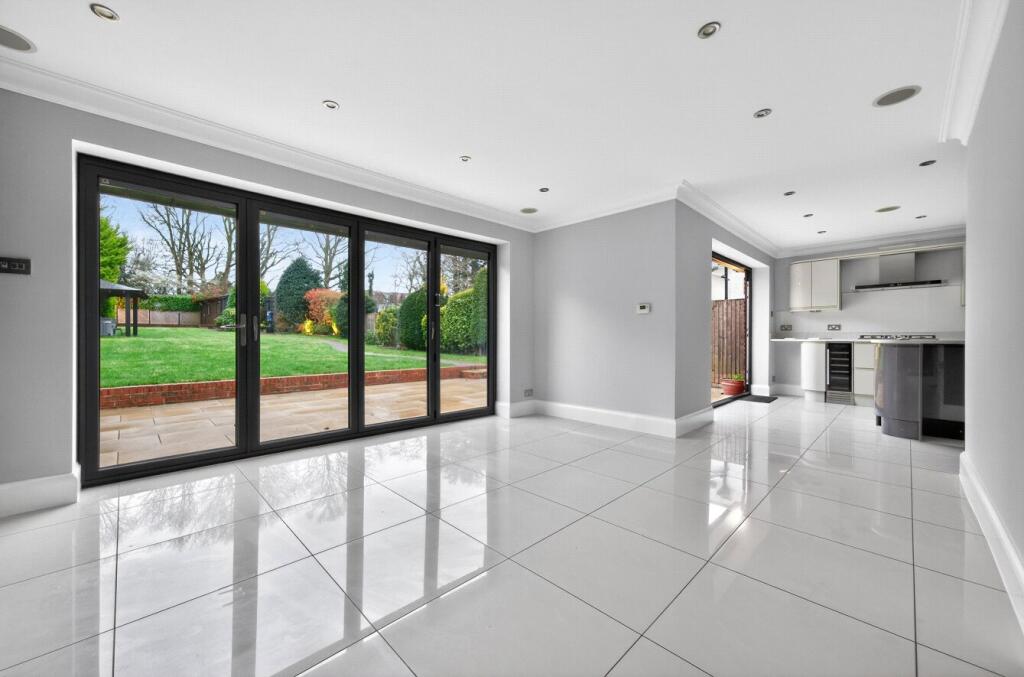 Additional image 7 of Bradmore Way, Brookmans Park, Hatfield, Hertfordshire, AL9