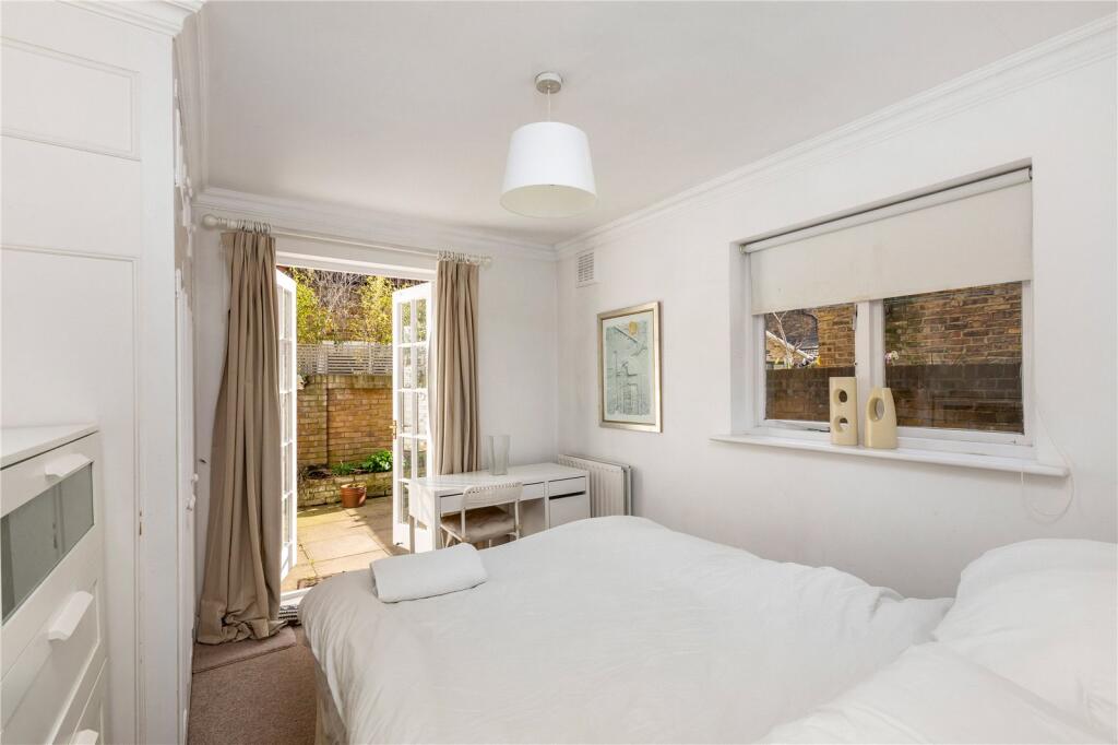 Apartment in London - More