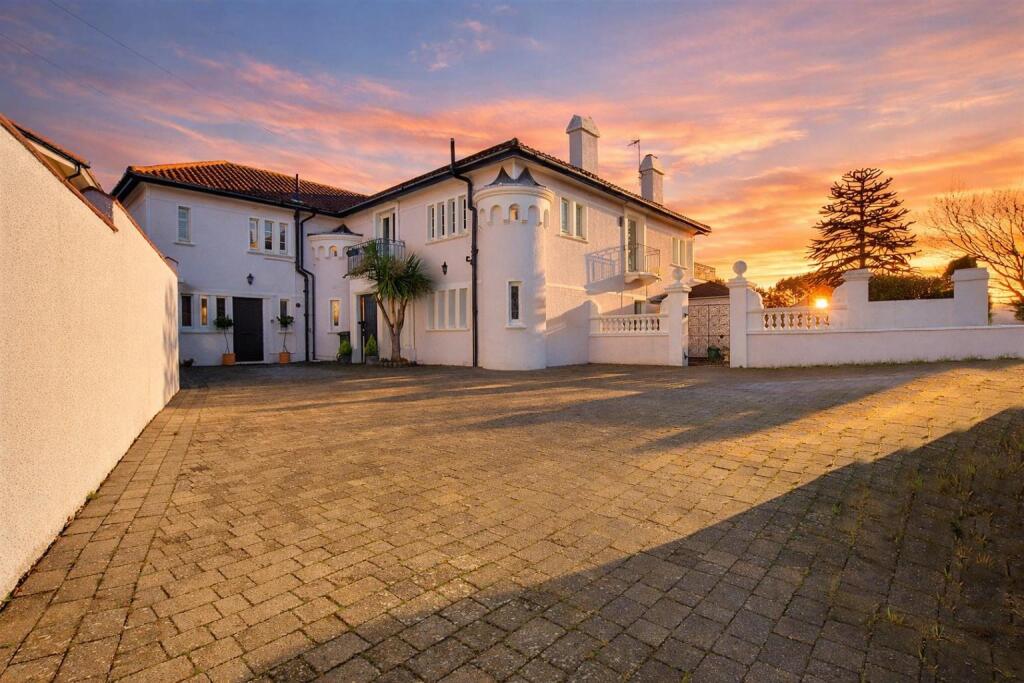 5-bed detached on Richmond Avenue, Bexhill-On-Sea, £1,165,000