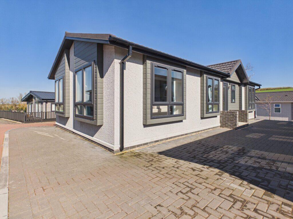WP18 Woodlands Park Swindon Lane, Cheltenham, GL50 photo 4