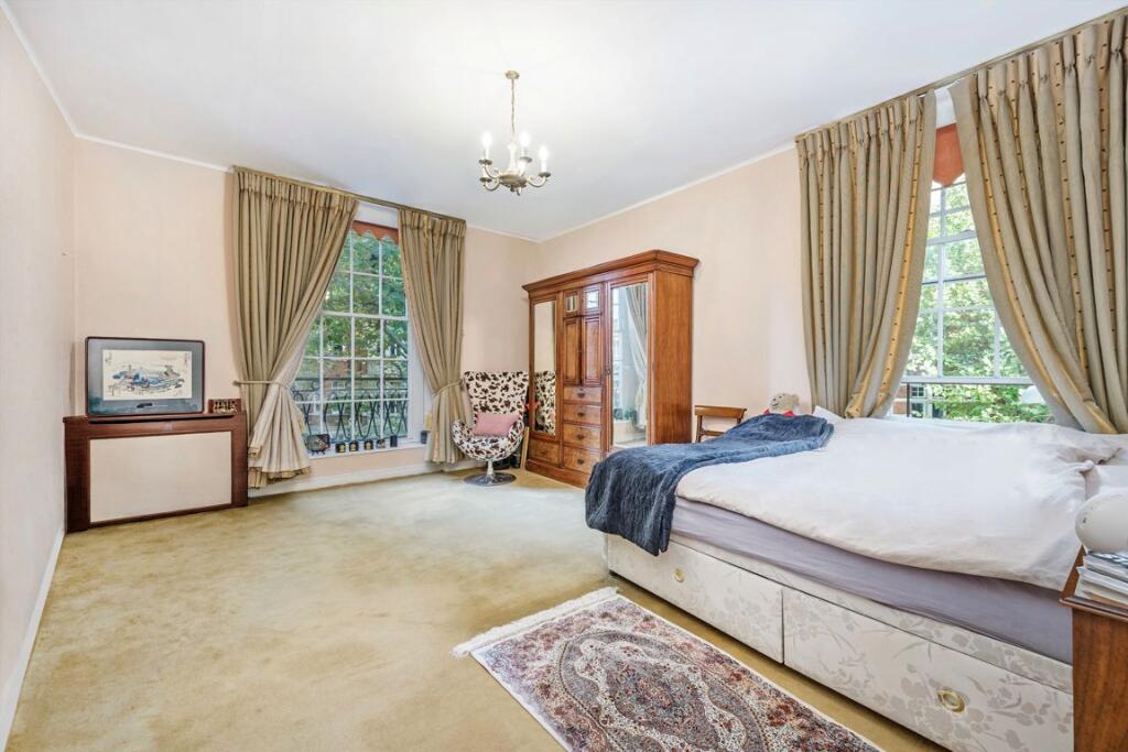 Fitzjames Avenue, West Kensington photo 4