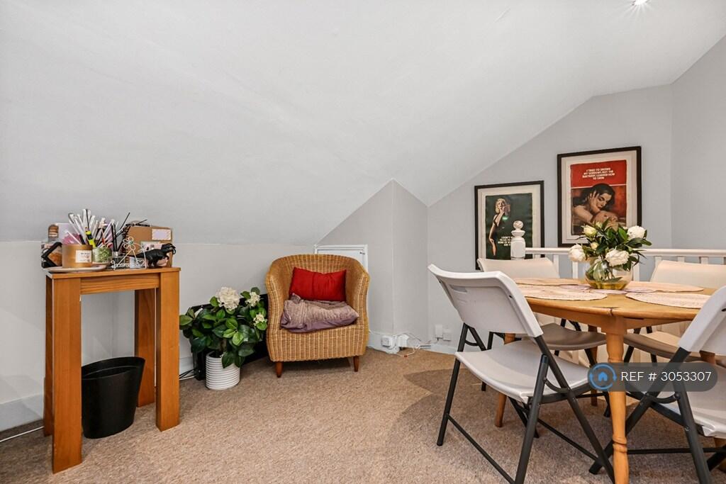 Tweedy Road, Bromley, BR1 photo 5