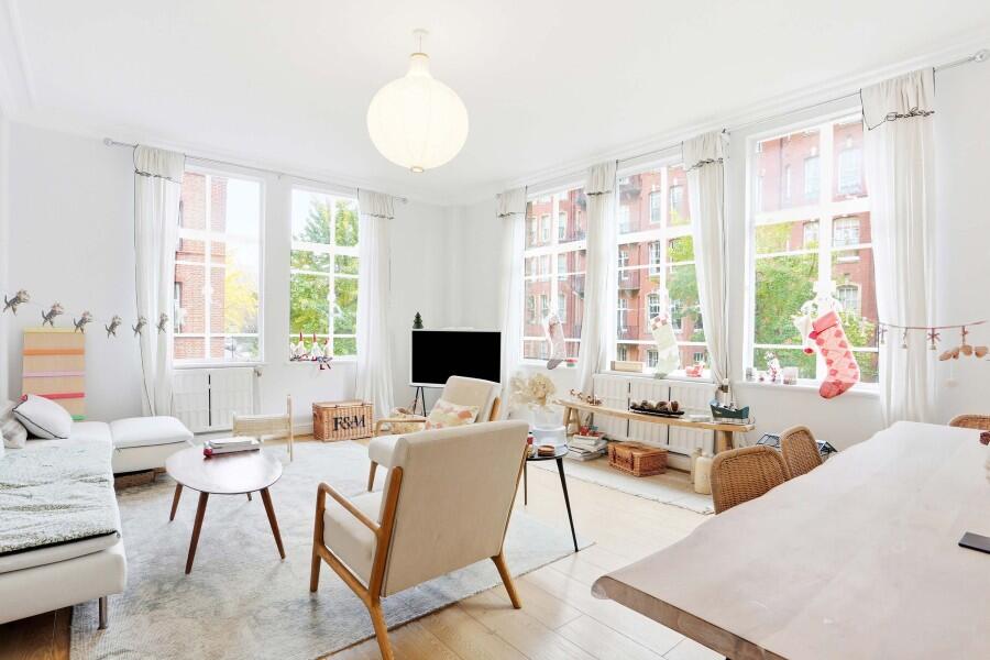 Main image of property: OAKWOOD COURT, ABBOTSBURY ROAD, KENSINGTON, LONDON