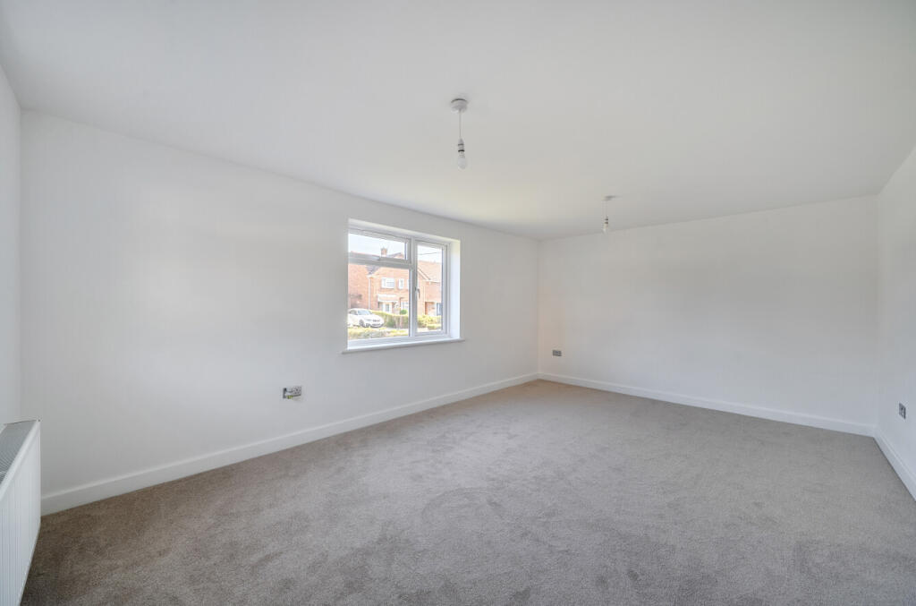 House in Vale of White Horse, Watchfield - More