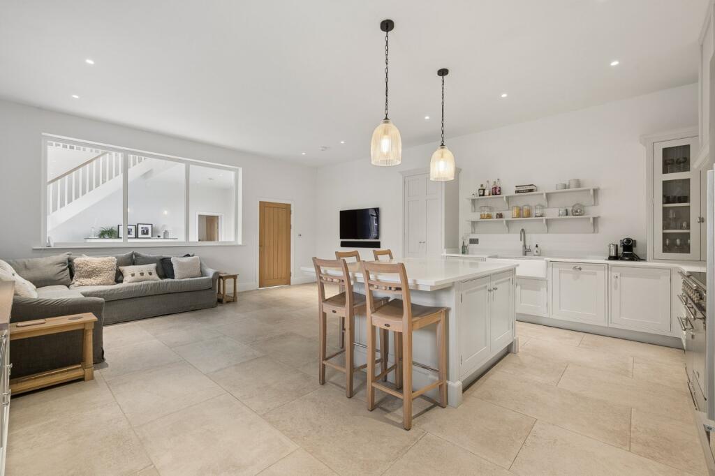 House in Wilmslow, Morley - View 4
