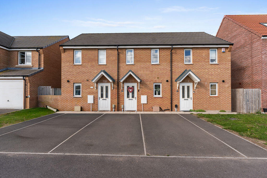2-bed terraced on Heathland Way, Humberston, £149,950