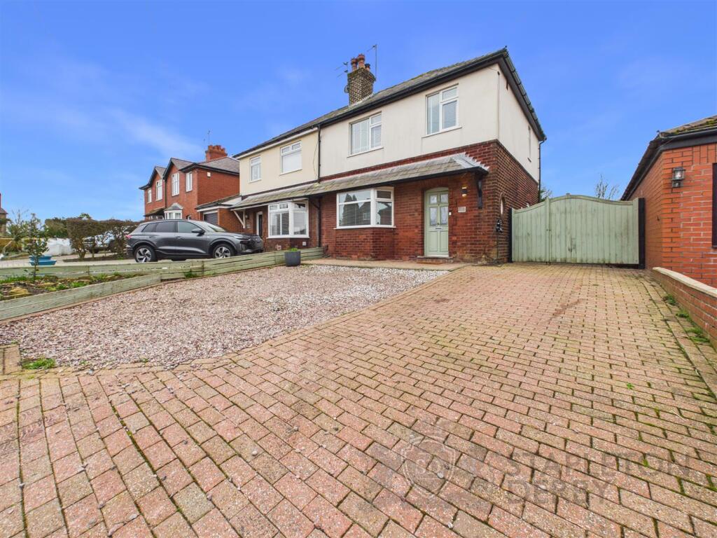 3-bed semi-detached on Hydes Brow, Rainford, St. Helens, £399,950