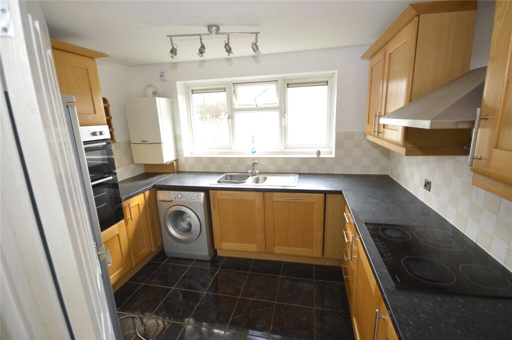 Apartment in Wolverhampton, Loxdale - View 4