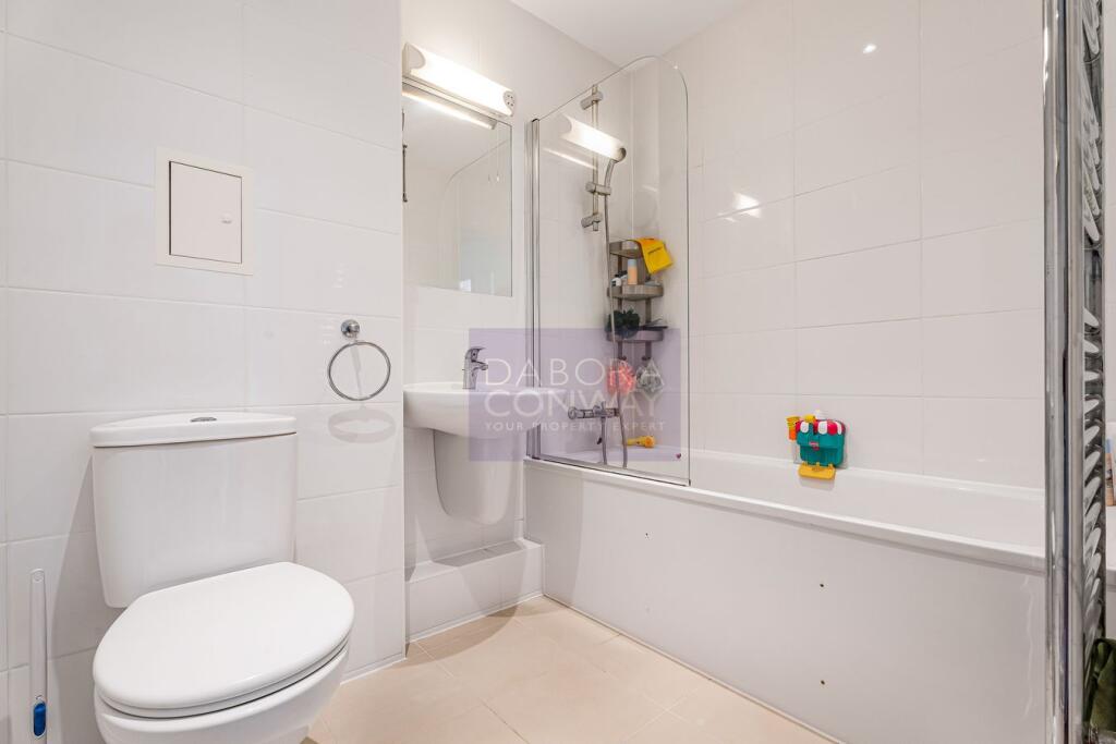 Apartment in London, South Woodford - More