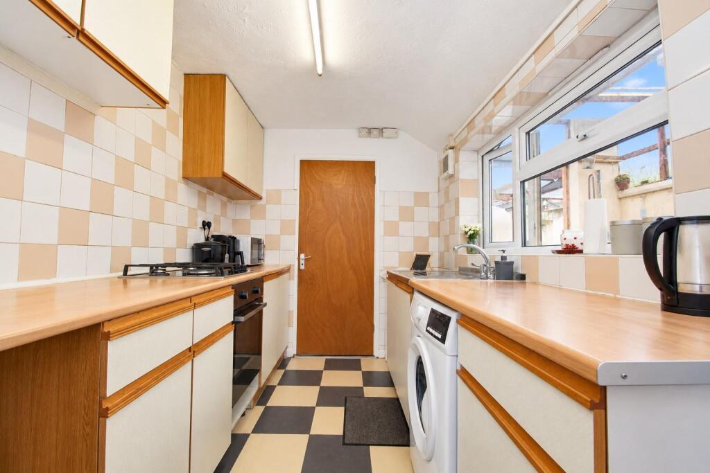 Winstanley Road, Wellingborough photo 4