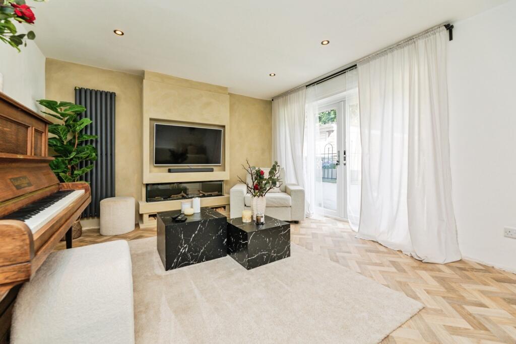House in Rotherham, South Yorkshire - View 4