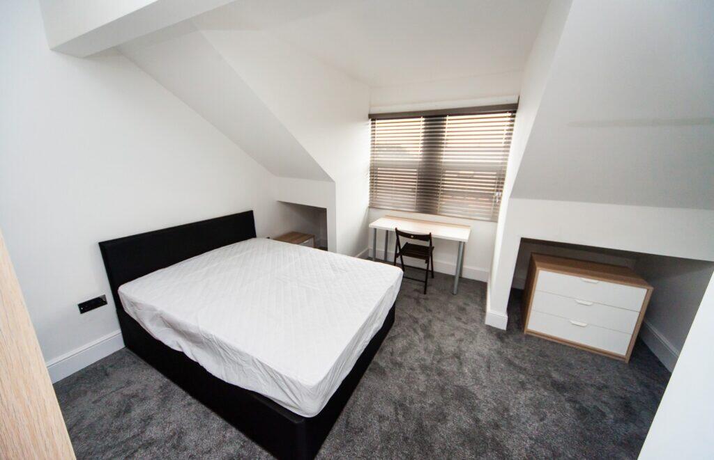 6 bedroom terraced house for rent