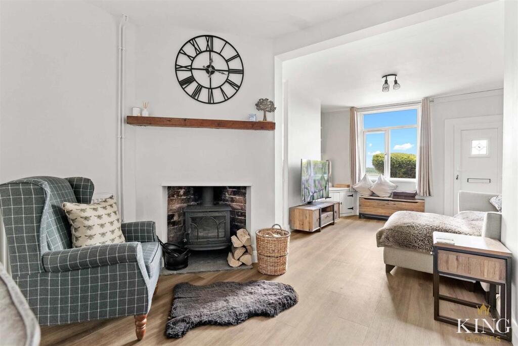 House in Studley - View 3