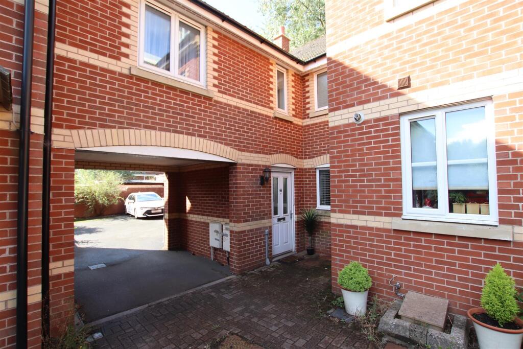 3-bed terraced on Greyfriars Road, Mount Pleasant, Exeter, £260,000