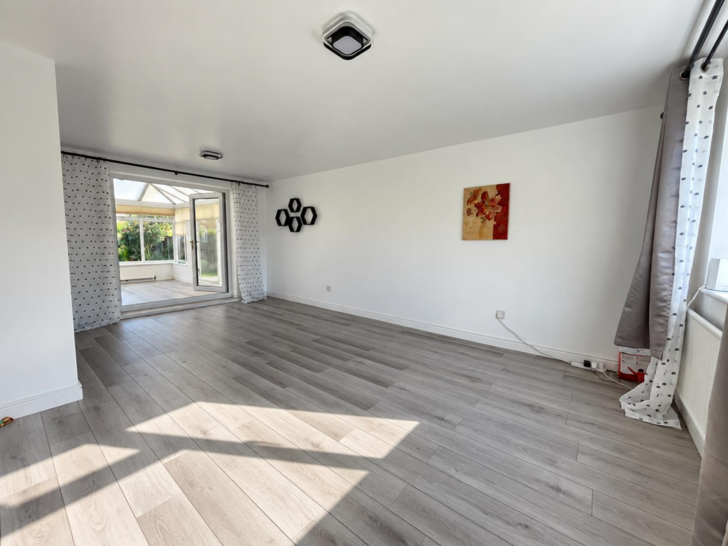 House in Stroud, Woodmancote, Dursley - More