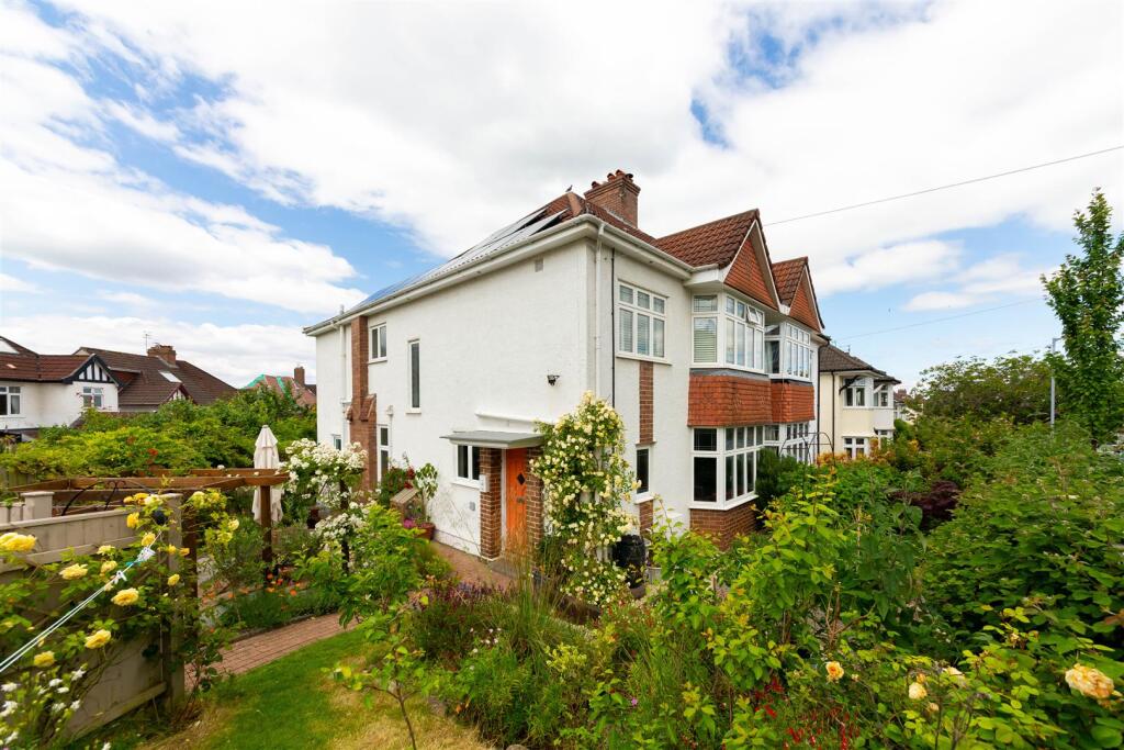 4-bed semi-detached on Hill View | Henleaze, £860,000