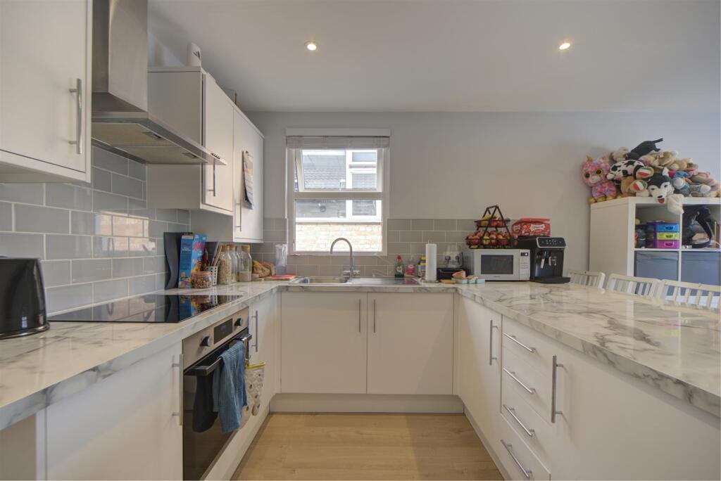 Apartment in Dartford - View 3
