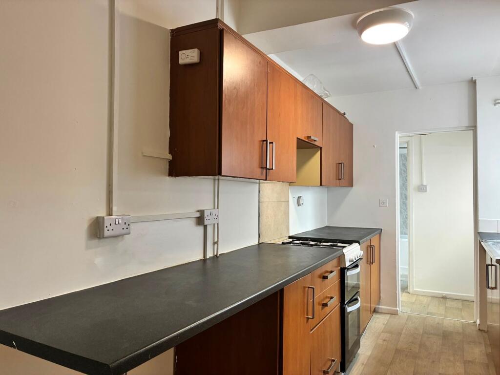 House in Newport - View 5