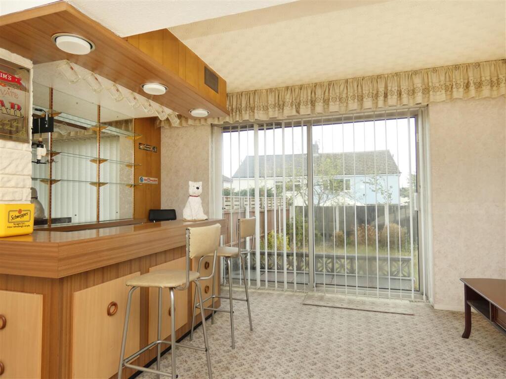 House in Knowsley, Roby - More