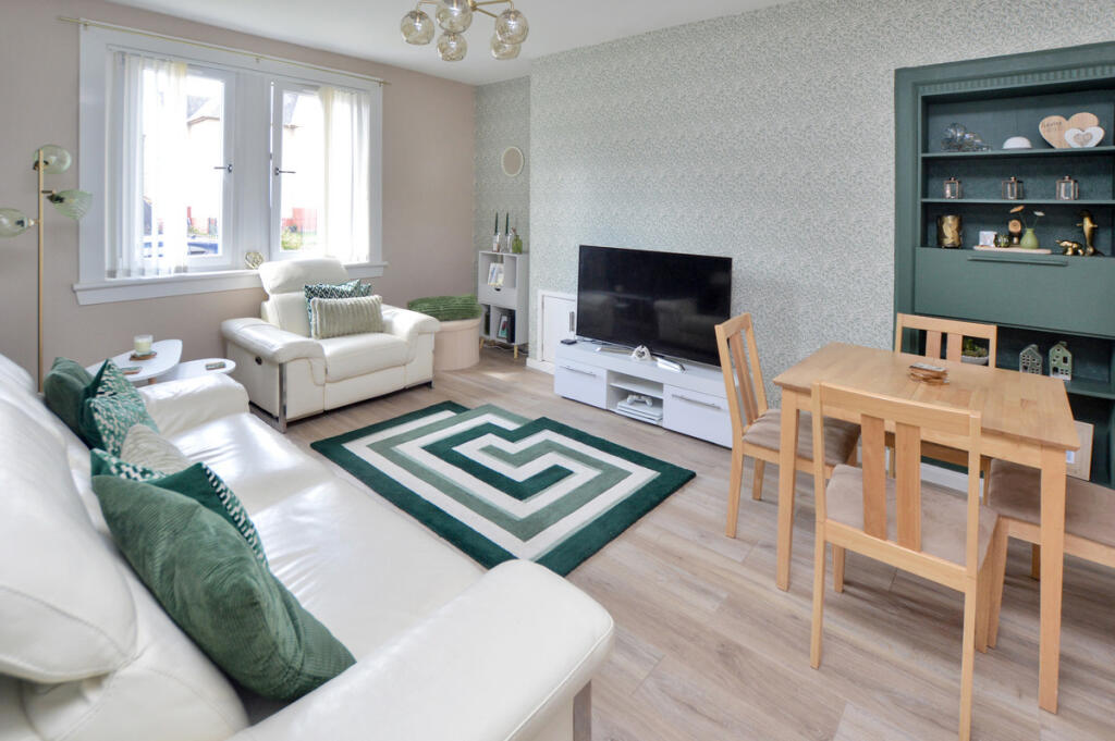 Apartment in Glasgow, South Lanarkshire - View 2