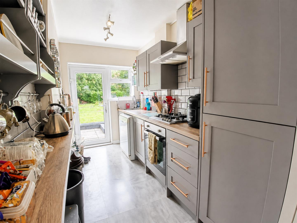 House in Nuneaton and Bedworth, Lower Farm Estates, Weddington - View 4