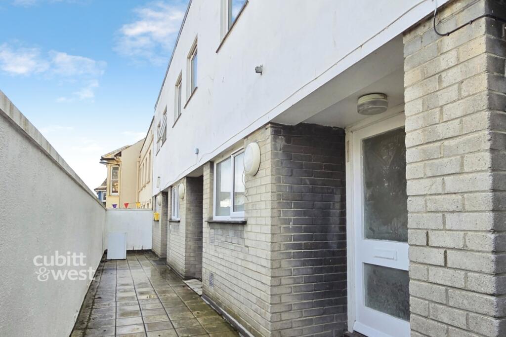 Main image of property: High Street Bognor Regis PO21