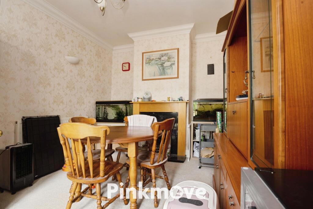 House in Newport - View 5