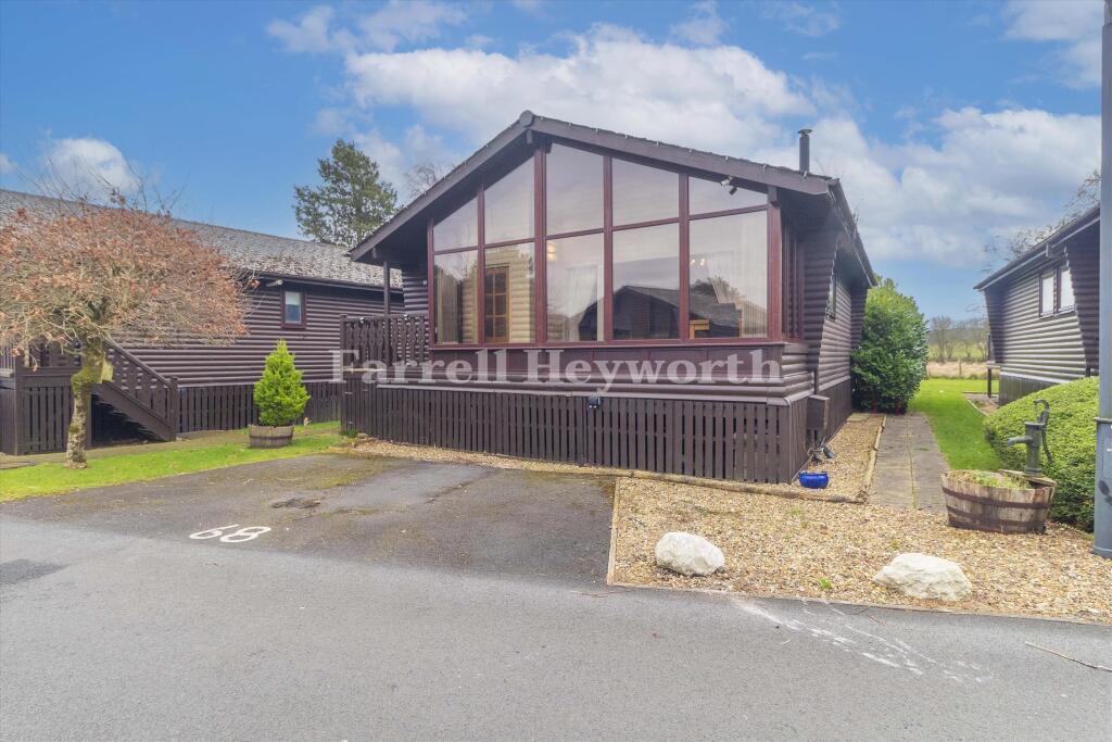 2-bed house on Pine Lake, Dock Acres, Carnforth, £140,000