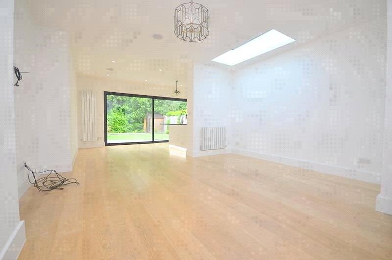 House in Romford - View 2