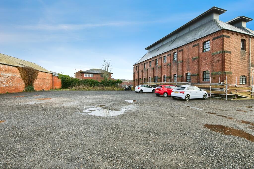 Horninglow Street, Burton-On-Trent photo 3