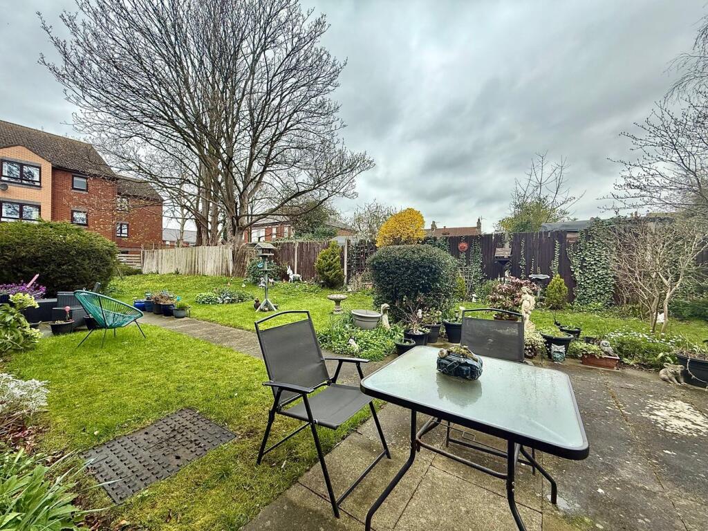 Main image of property: Sunfield Close, Ipswich, IP4