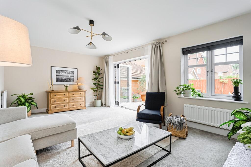 House in Burgess Hill, Wivelsfield - View 2