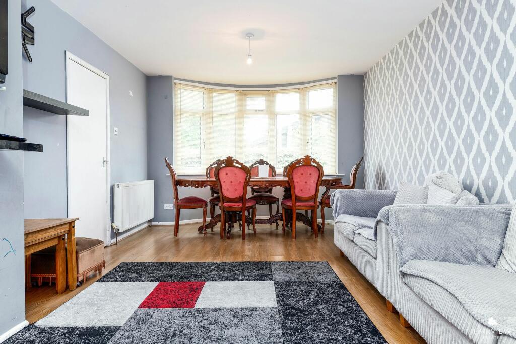 Kingsbury Drive, Nottingham, NG8 photo 4