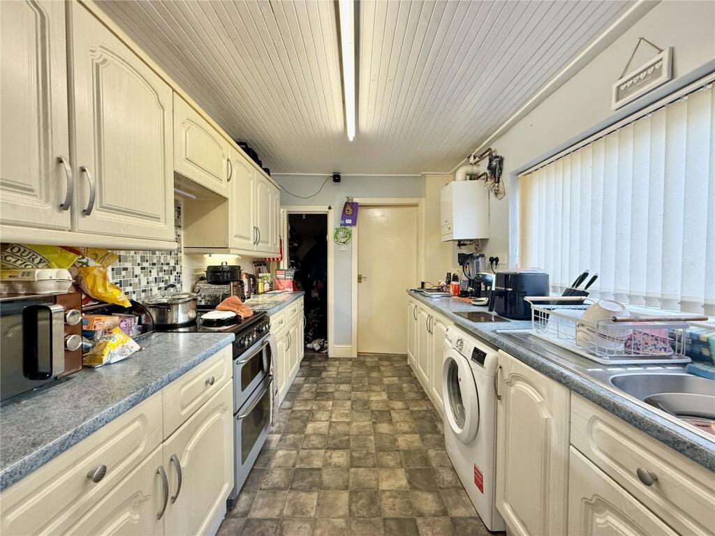 Upper Aughton Road, Birkdale, PR8 photo 4