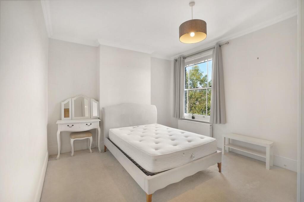 Apartment in London - More