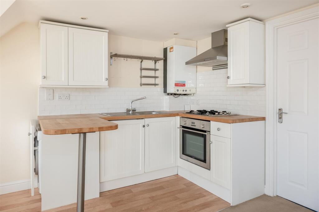 Albion Street, Chipping Norton - View 2