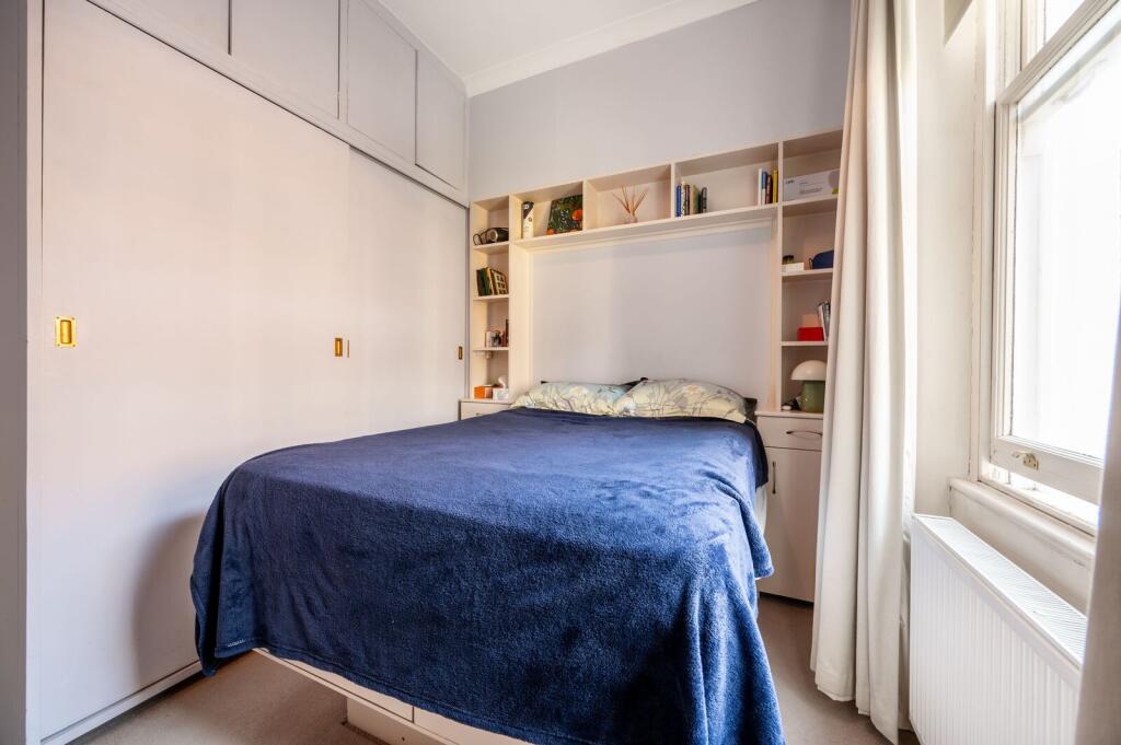 Apartment in London - More