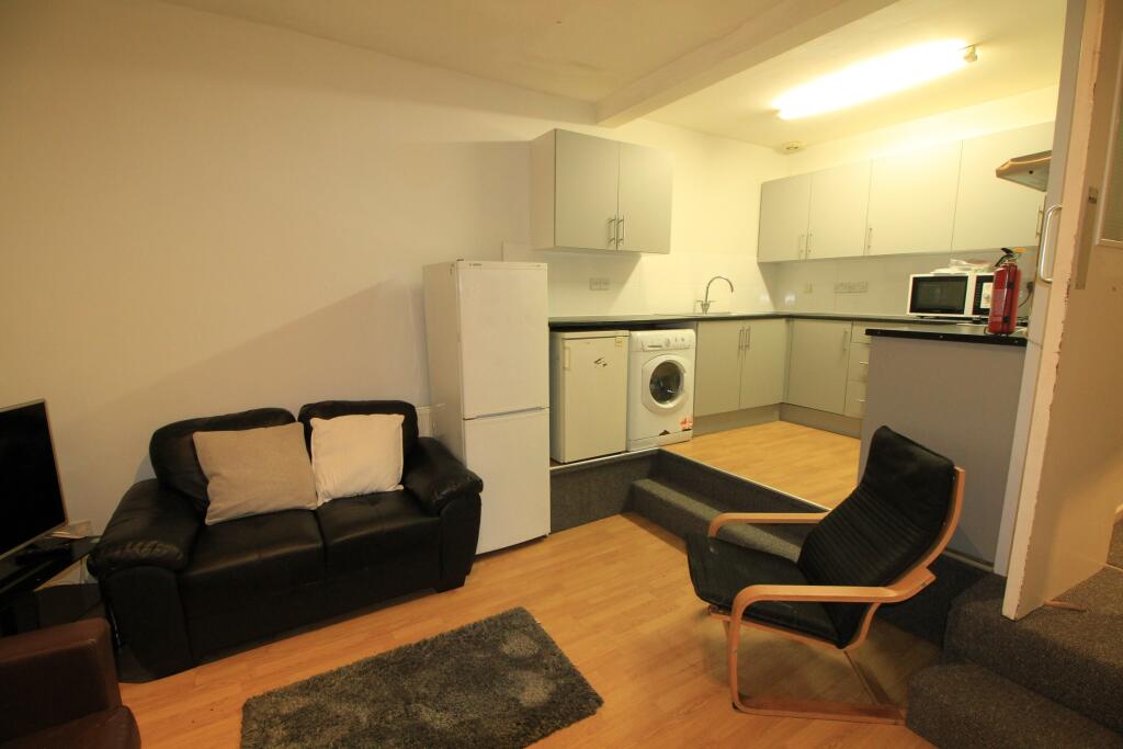 Main image of property: Mansfield Road, Nottingham, NG1