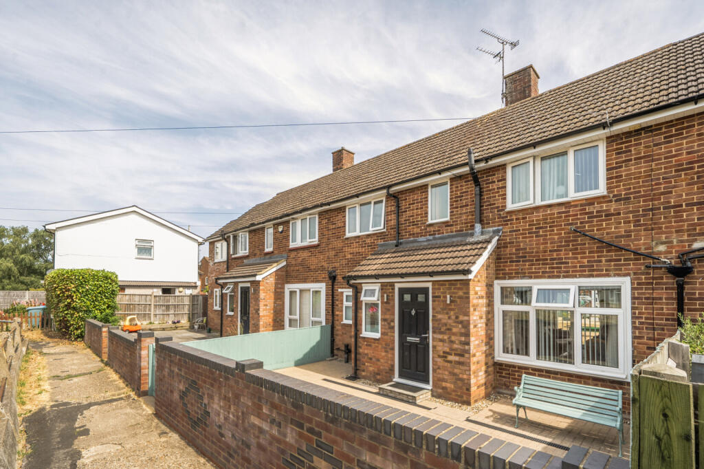 Main image of property: Streamside Walk, Aylesbury, Buckinghamshire