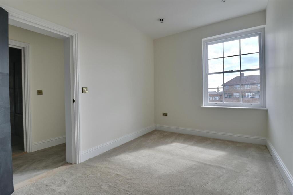 Apartment in Portsmouth - View 5