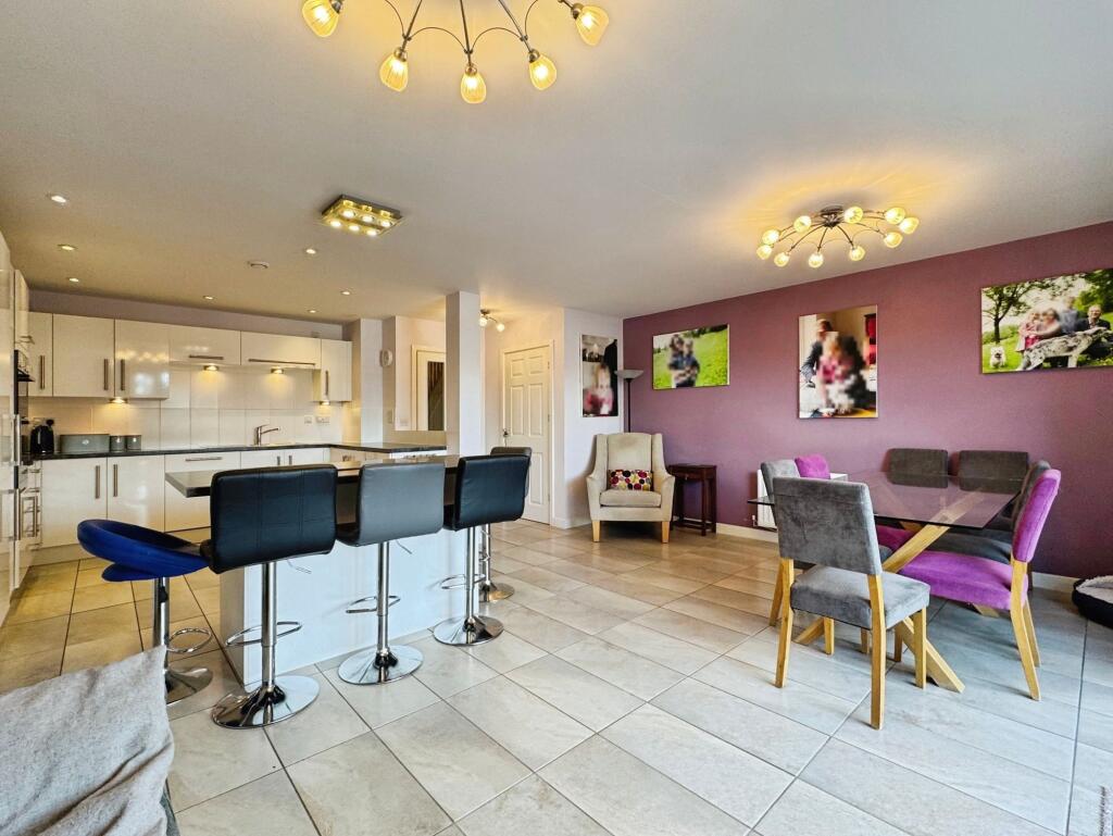 House in Swindon - View 5