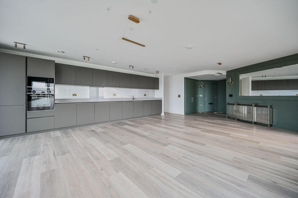 Apartment in London - View 4