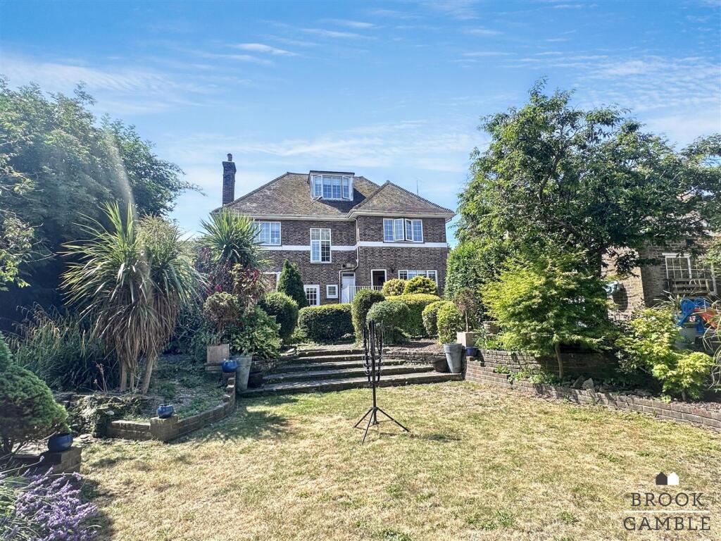 Le Brun Road, Eastbourne photo 4